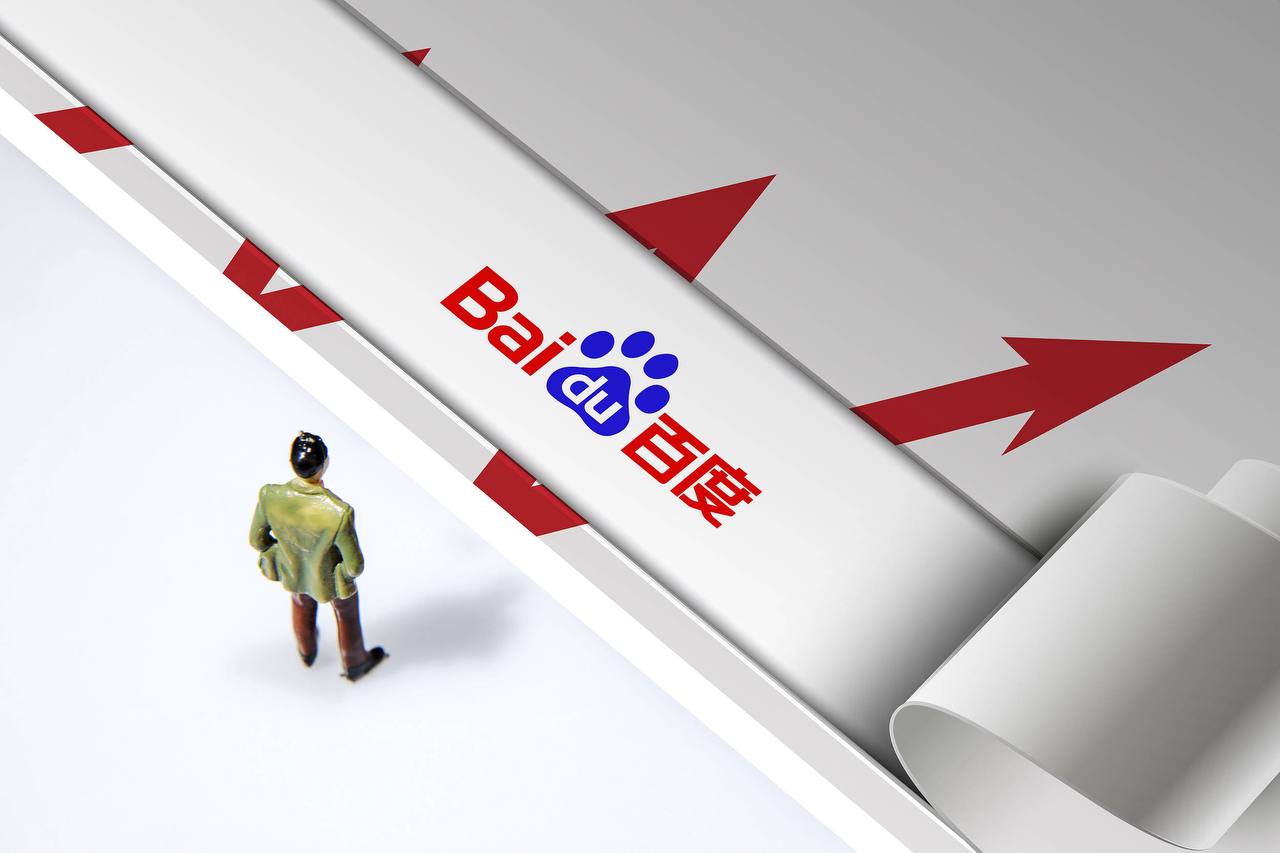 迪丽热巴用腿刹车